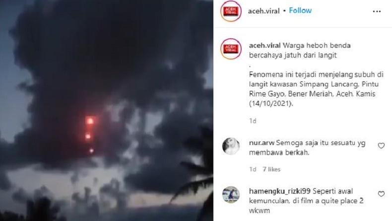 Viral Video Benda Bercahaya Kemerahan Jatuh di Langit Aceh, Netizen: UFO?