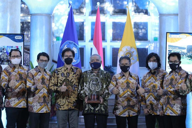 ITS Sabet Juara Umum Kontes Robot Indonesia 2021