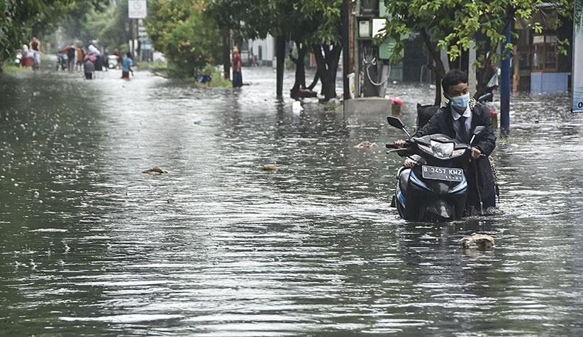 Kawasan Rawalumbu Bekasi Banjir akibat Drainase Buruk - Bagian 2