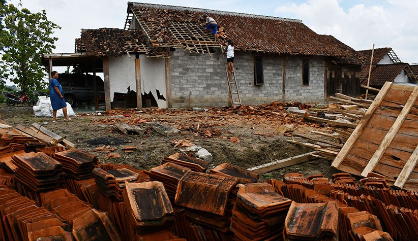 Puting Beliung Terjang Desa Sumberbendo Madiun, 3 Rumah Warga Roboh - Bagian 1