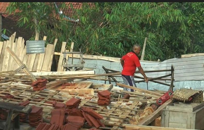 Angin Puting Beliung Terjang Grobogan, 4 Bangunan Roboh dan Ribuan Rumah Rusak