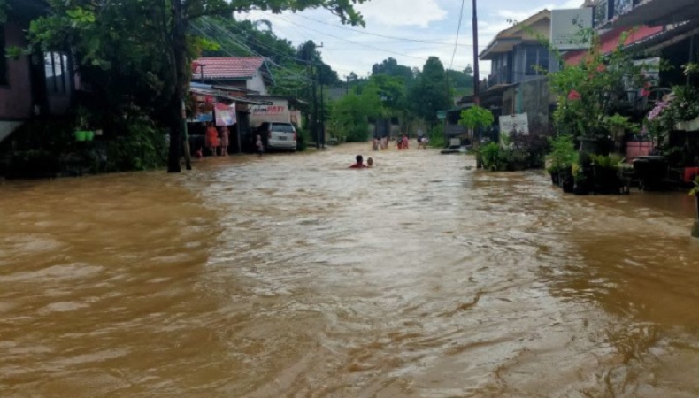 Banjir Di Samarinda Belum Surut 9 444 Jiwa Terdampak Bagian 1