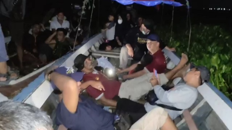 Kisah 23 Wisatawan Terjebak Eceng Gondok, 6 Jam di Tengah Waduk Jatiluhur Gelap Gulita