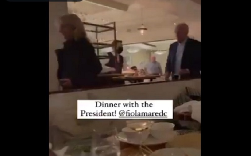 title Contoh Tak Baik, Presiden dan Ibu Negara Kedapatan Melanggar Aturan di Restoran Contoh Tak Baik, Presiden dan Ibu Negara Kedapatan Melanggar Aturan di Restoran