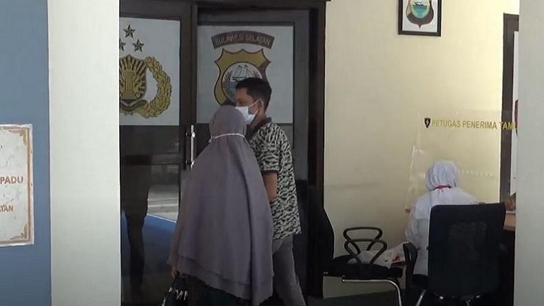 title Menantu Nyaris Perkosa Mertua di Kamar Mandi, Berdalih Demi Pesugihan Menantu Nyaris Perkosa Mertua di Kamar Mandi, Berdalih Demi Pesugihan