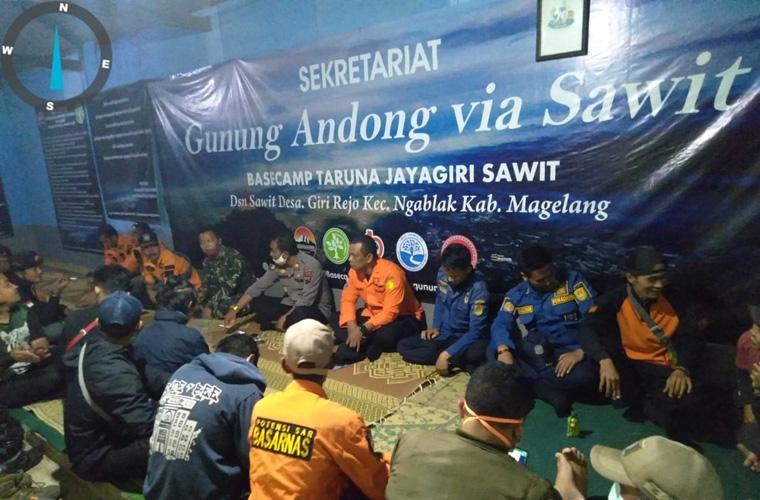 Remaja 17 Tahun Hilang saat Turun dari Puncak Gunung Andong Magelang