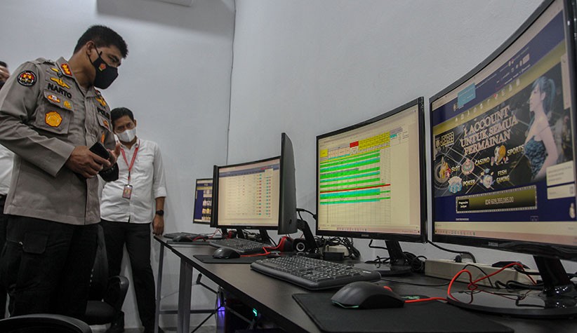 Polisi Ungkap Bisnis Judi Online Beromzet Puluhan Juta Rupiah Sehari - Bagian 3