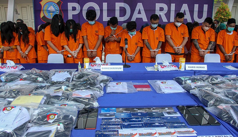 Polisi Ungkap Bisnis Judi Online Beromzet Puluhan Juta Rupiah Sehari - Bagian 1