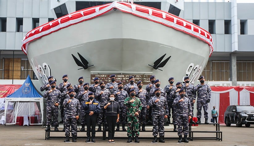 Panglima TNI dan 2 Menteri Terima Brevet Kehormatan Hidro-Oseanografi TNI AL - Bagian 1