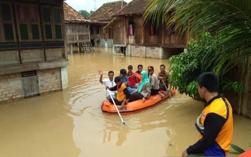 Banjir Terjang Kecamatan Muara Jaya OKU, BPBD Evakuasi Puluhan Lansia dan Balita 