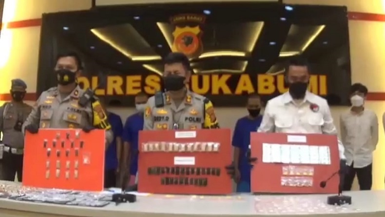 6 Pengedar Narkoba di Sukabumi Diringkus, Polisi Sita Sabu, Ganja, dan Obat Terlarang