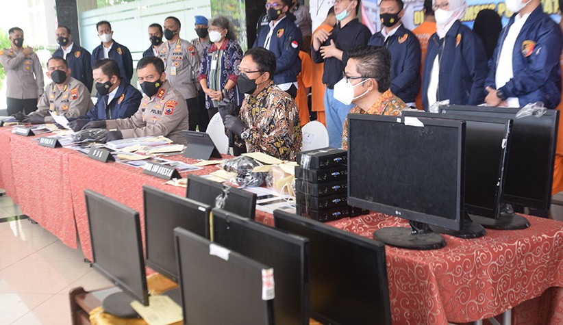 Polda Jateng Ungkap Kasus Pinjol Ilegal hingga Pornografi - Bagian 2