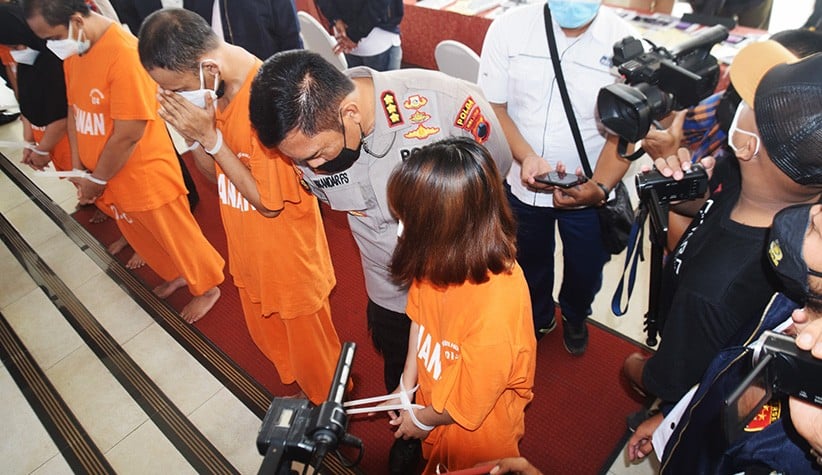 Polda Jateng Ungkap Kasus Pinjol Ilegal hingga Pornografi - Bagian 4