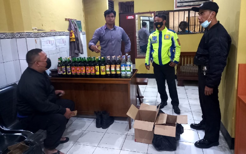 Malam Maulid Nabi, Polisi Polisi Razia Miras di Cibadak Sukabumi