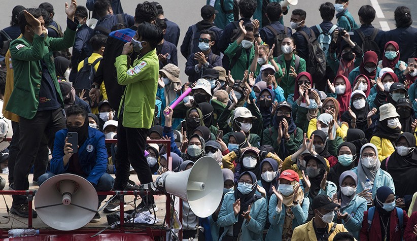 Ratusan Mahasiswa Tagih Janji Jokowi - Ma'ruf Amin yang Belum Terealisasi - Bagian 3