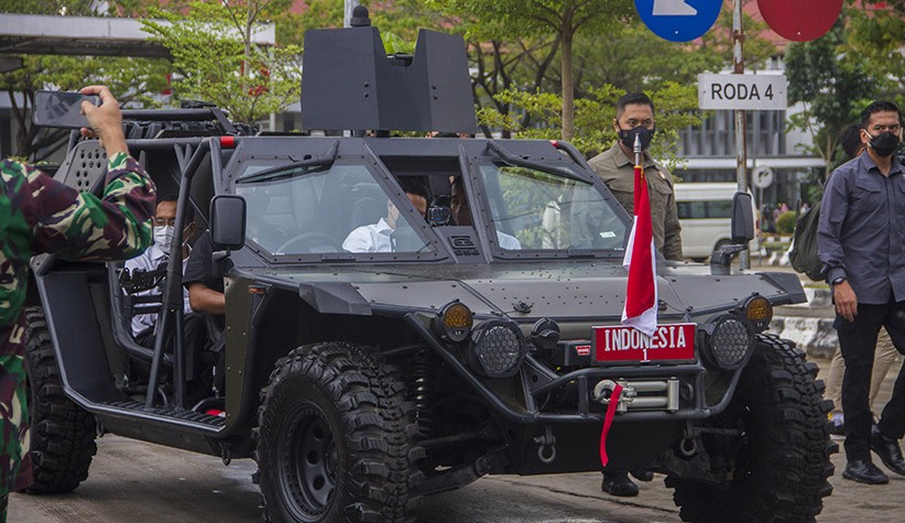 Presiden Jokowi Naik Mobil Rantis saat Kunjungan Kerja ke Banjarmasin - Bagian 1
