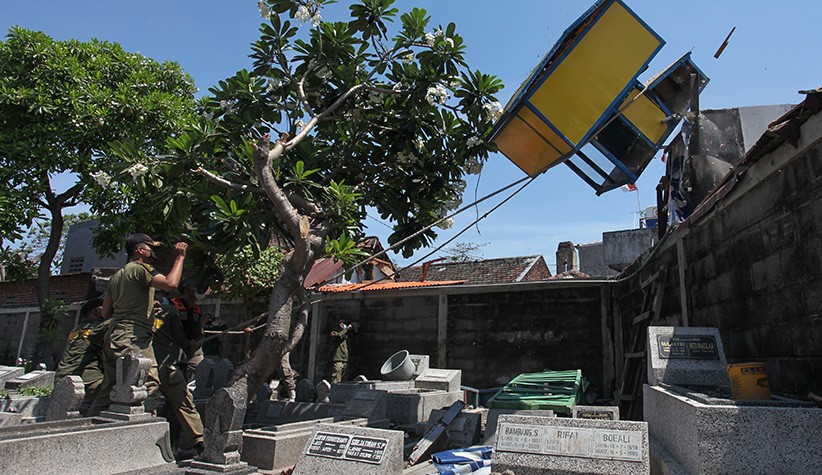 Jadi Ajang Perjudian, Kandang Burung Merpati Balap Dibongkar Satpol PP - Bagian 1