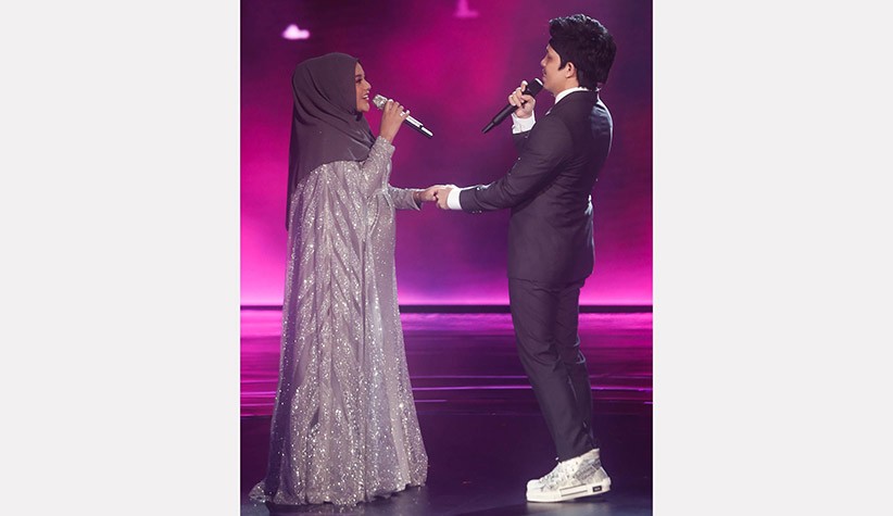 Atta - Aurel Tampil Romantis Bawakan Lagu Hari Bahagia di Silet Awards 2021 - Bagian 2