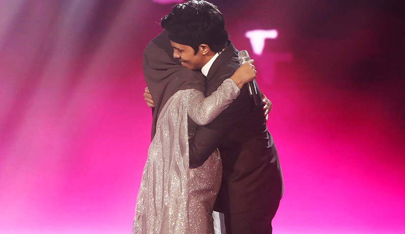 Atta - Aurel Tampil Romantis Bawakan Lagu Hari Bahagia di Silet Awards 2021 - Bagian 3