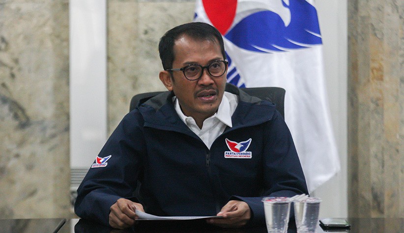 Sekjen Partai Perindo Serahkan SK Kepengurusan DPW Papua Barat - Bagian 3
