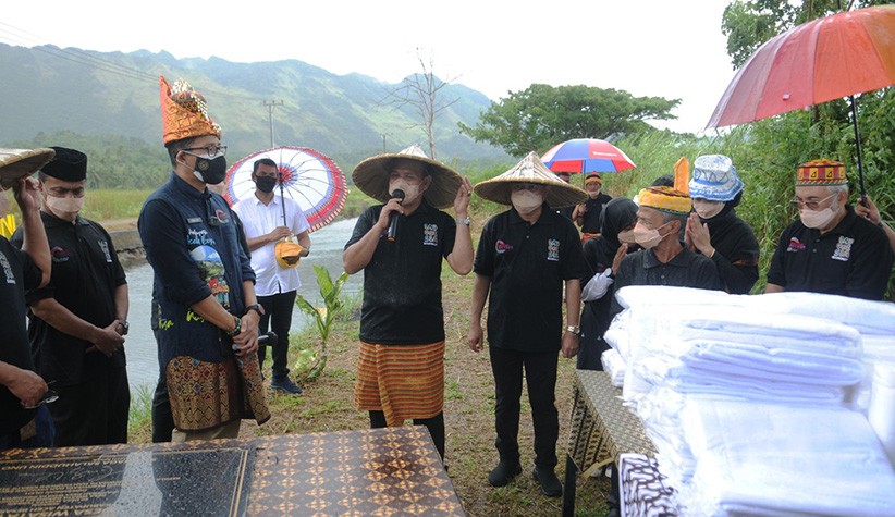 Diguyur Hujan Deras, Menteri Sandiaga Telusuri Desa Nusa Aceh demi Indonesia Bangkit - Bagian 2
