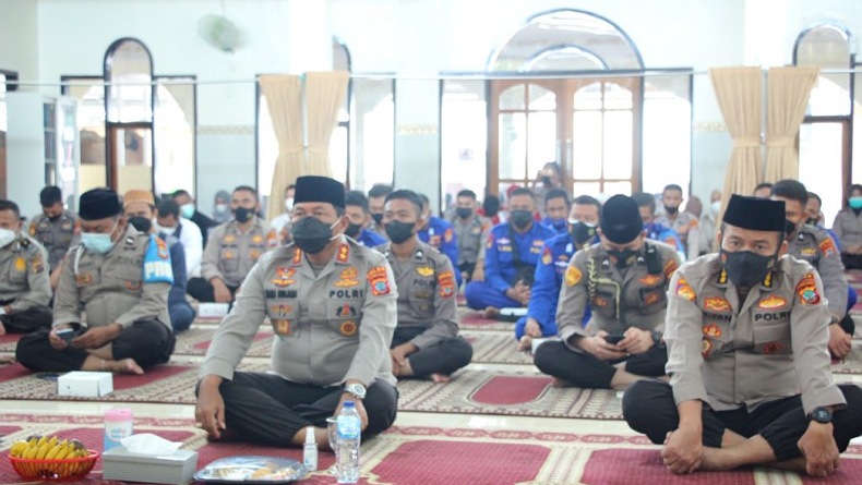 Hadiri Peringatan Maulid Nabi di Masjid Nurul Jihad, Ini Harapan Kapolda Sulut