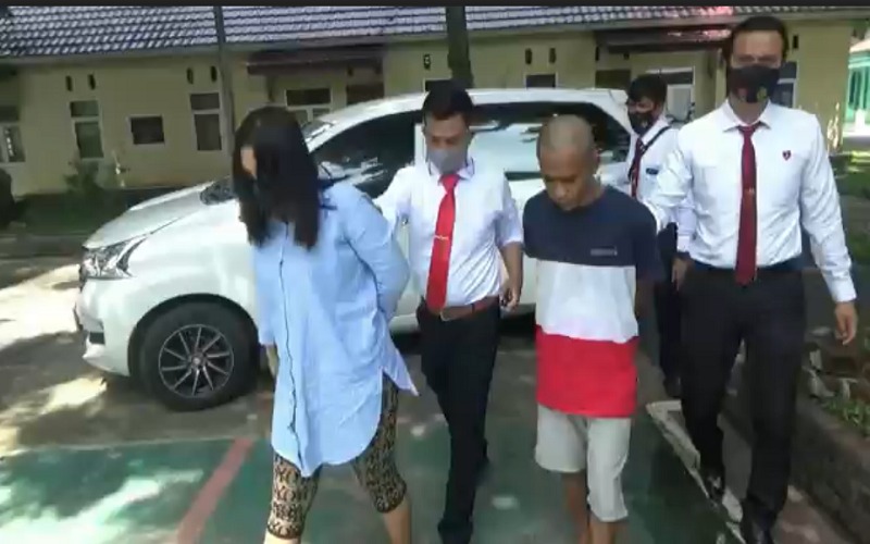 Perempuan Hamil Muda Ditangkap karena Bantu Suami Jual Sabu 