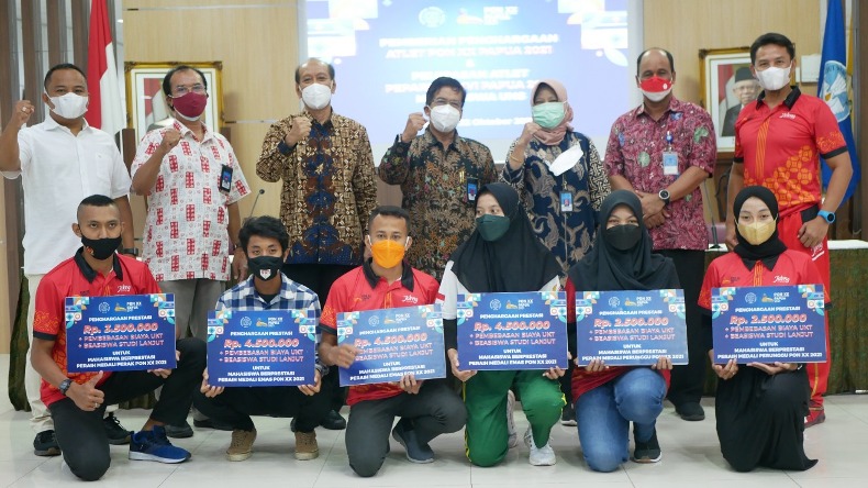 Mahasiswa UNS Peraih Medali di PON Papua Diguyur Bonus 