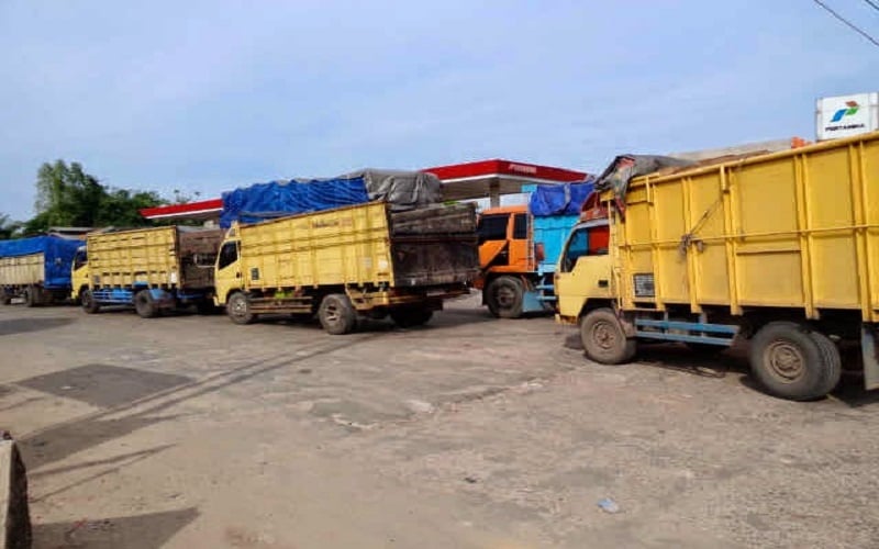 Sering Terjadi Antrean Truk Demi Solar, Ini Respons BPH Migas dan Pertamina