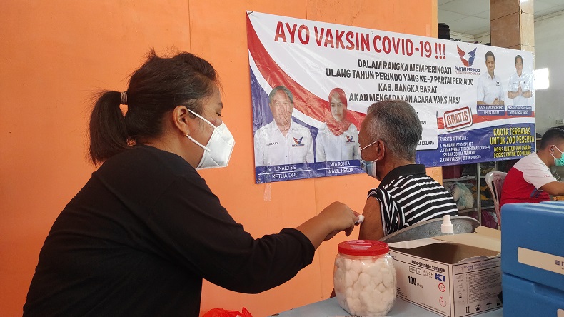  HUT ke-7, Perindo Babel Gelar Vaksinasi Massal dan Bagikan Sembako di Bangka Barat