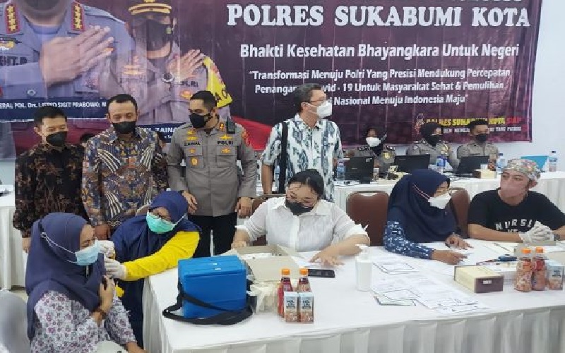 Percepat Herd Immunity, LPS dan Perbarindo Gelar Vaksinasi Massal di Sukabumi