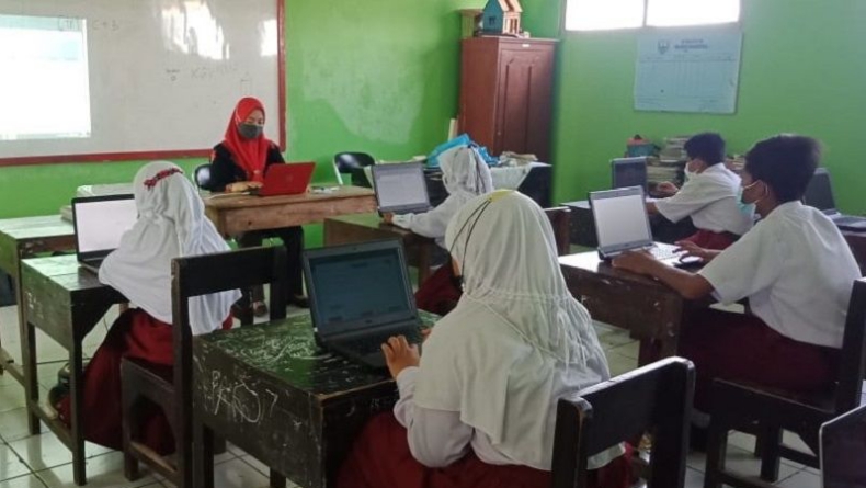 Dinas Pendidikan Kudus Minta Siswa SD Tak Dibebani Bawa Laptop