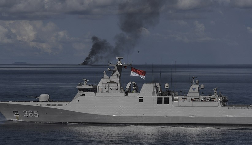 Penampakan Kapal Perang TNI AL Tembakkan Roket Anti Kapal Selam - Bagian 2