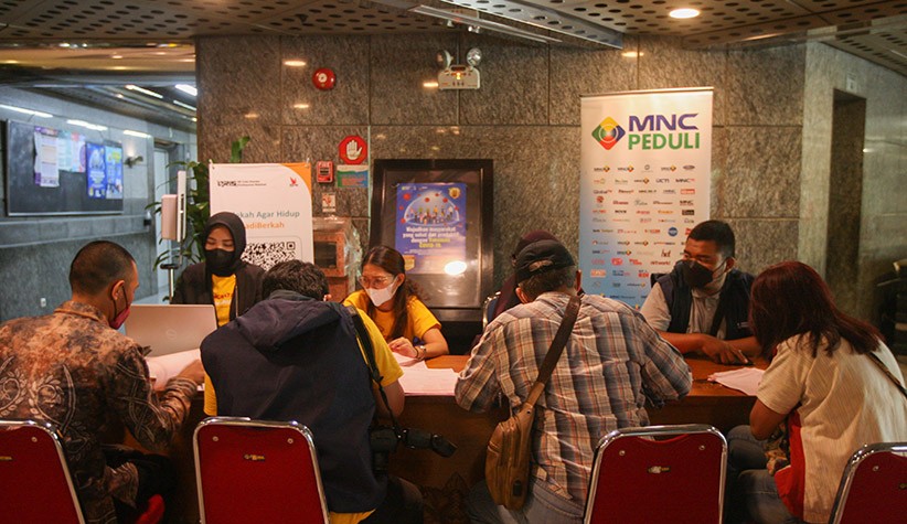 Kemenparekraf, MNC Peduli dan Alumni SMAN 4 Jakarta Kolaborasi Gelar Donor Darah Bantu PMI DKI Jakarta - Bagian 3