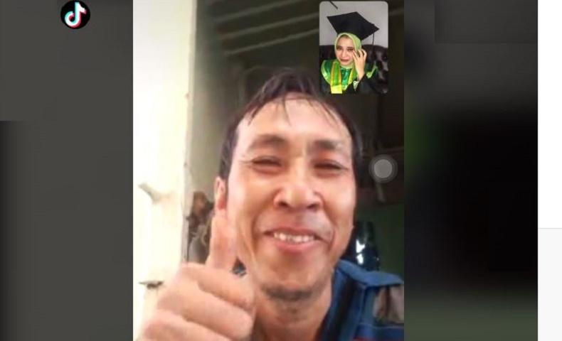Sedih Ayah Tak Bisa Dampingi Anak Wisuda Hanya Video Call, Sama-Sama Nangis Bahagia