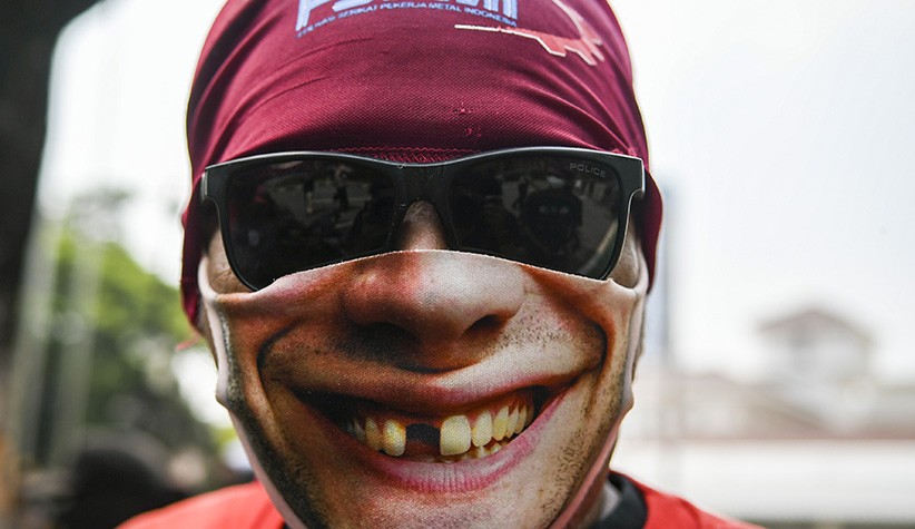 Ratusan Buruh Tuntut Pemerintah Naikkan UMP Sebesar 10 Persen Tahun Depan - Bagian 2