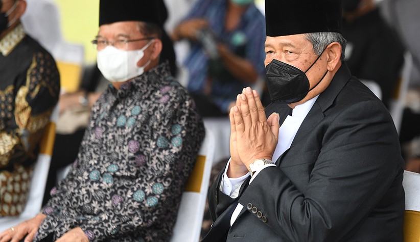 SBY-JK Hadiri Pemakaman Sudi Silalahi, Mahfud MD Jadi Inspektur Upacara - Bagian 2