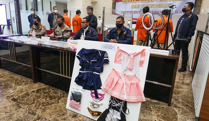 Aplikasi Judi Online Tampilkan Adegan Seks, Sehari Siapkan Ratusan Wanita - Bagian 1