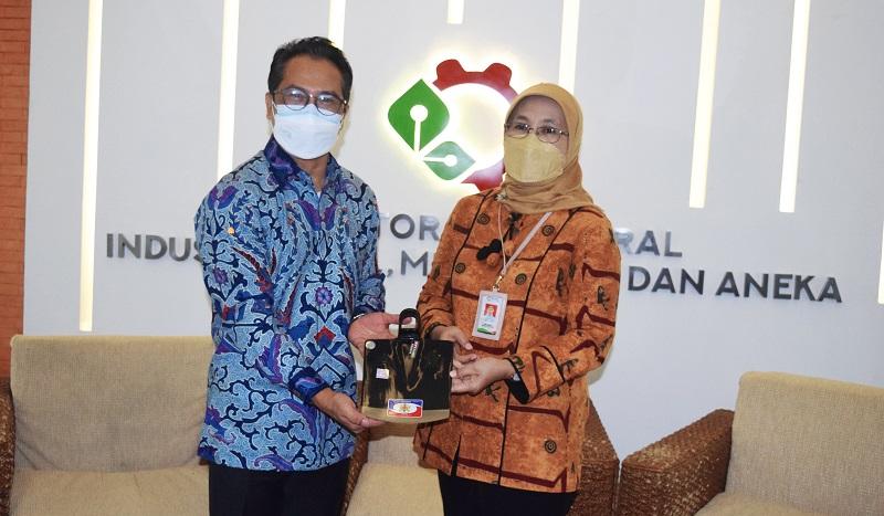 Bersertifikat SNI, Cangkul Buatan Gresik siap Bersaing dengan Produk Impor