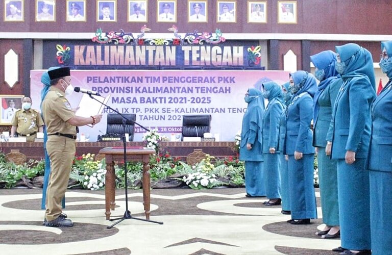 Gubernur Kalteng Lantik Tim Penggerak PKK Kalteng Masa Bakti 2021-2025