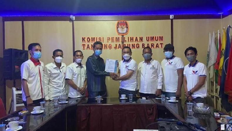 title Silaturahmi ke KPU dan Kesbangpol, Perindo Tanjab Barat Serahkan SK Kepengurusan Baru Silaturahmi ke KPU dan Kesbangpol, Perindo Tanjab Barat Serahkan SK Kepengurusan Baru