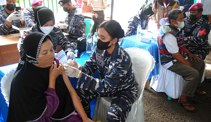 TNI AL Gelar Serbuan Vaksinasi di Kabupaten Bogor - Bagian 2