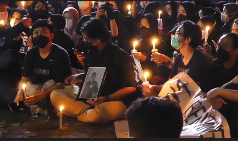 Aksi Keprihatinan Kematian Gilang, Ribuan Mahasiswa Demo Desak UNS Bubarkan Menwa