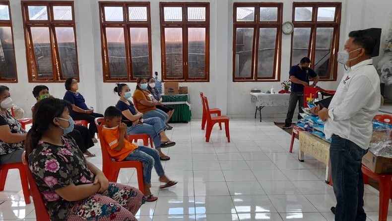 Dapat Bantuan Sembako dari Gerkindo, Jemaat GSPDI Filadelfia Karombasan Mengaku Sangat Terbantu