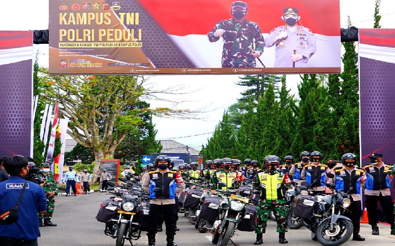 Panglima TNI dan Kapolri Bagikan 5.000 Paket Sembako untuk Warga Lembang KBB