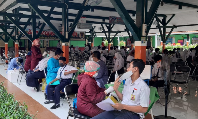 title Cegah Klaster PTM, Seluruh SMP di Surabaya Gelar Tes Swab PCR Massal  Cegah Klaster PTM, Seluruh SMP di Surabaya Gelar Tes Swab PCR Massal