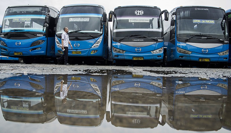 Rugi, Bus Damri Bandung Berhenti Beroperasi - Bagian 1
