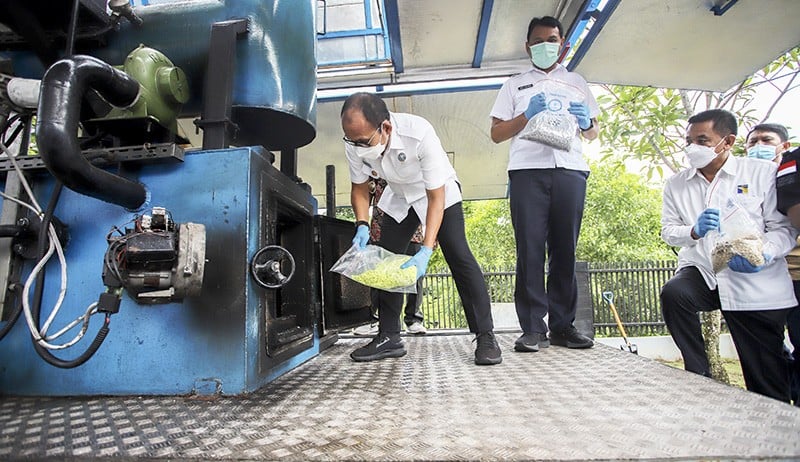 BNNP Kepulauan Riau Musnahkan 9.806 Pil Ekstasi - Bagian 2