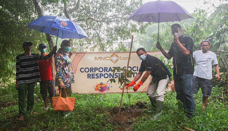 MNC Bank dan MNC Peduli Donasikan 100 Bibit Pohon kepada Ciliwung Institute - Bagian 4