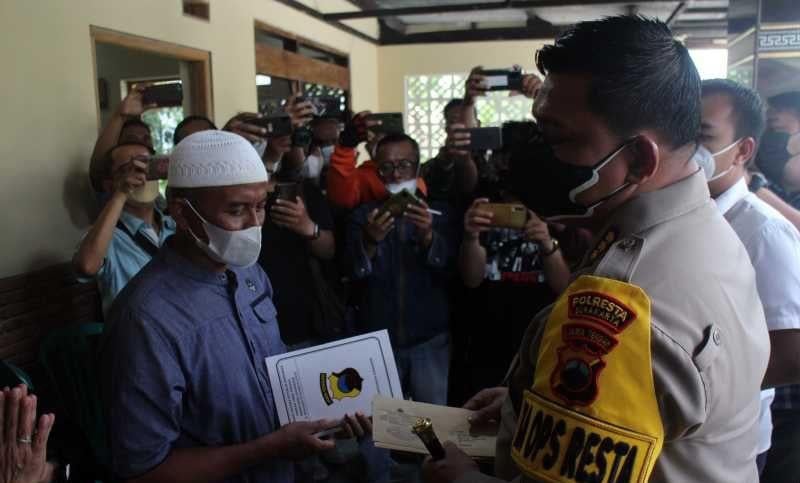 Serahkan SPDP dan SP2HP ke Keluarga, Kapolresta Solo Janji Ungkap Kasus Kematian Gilang